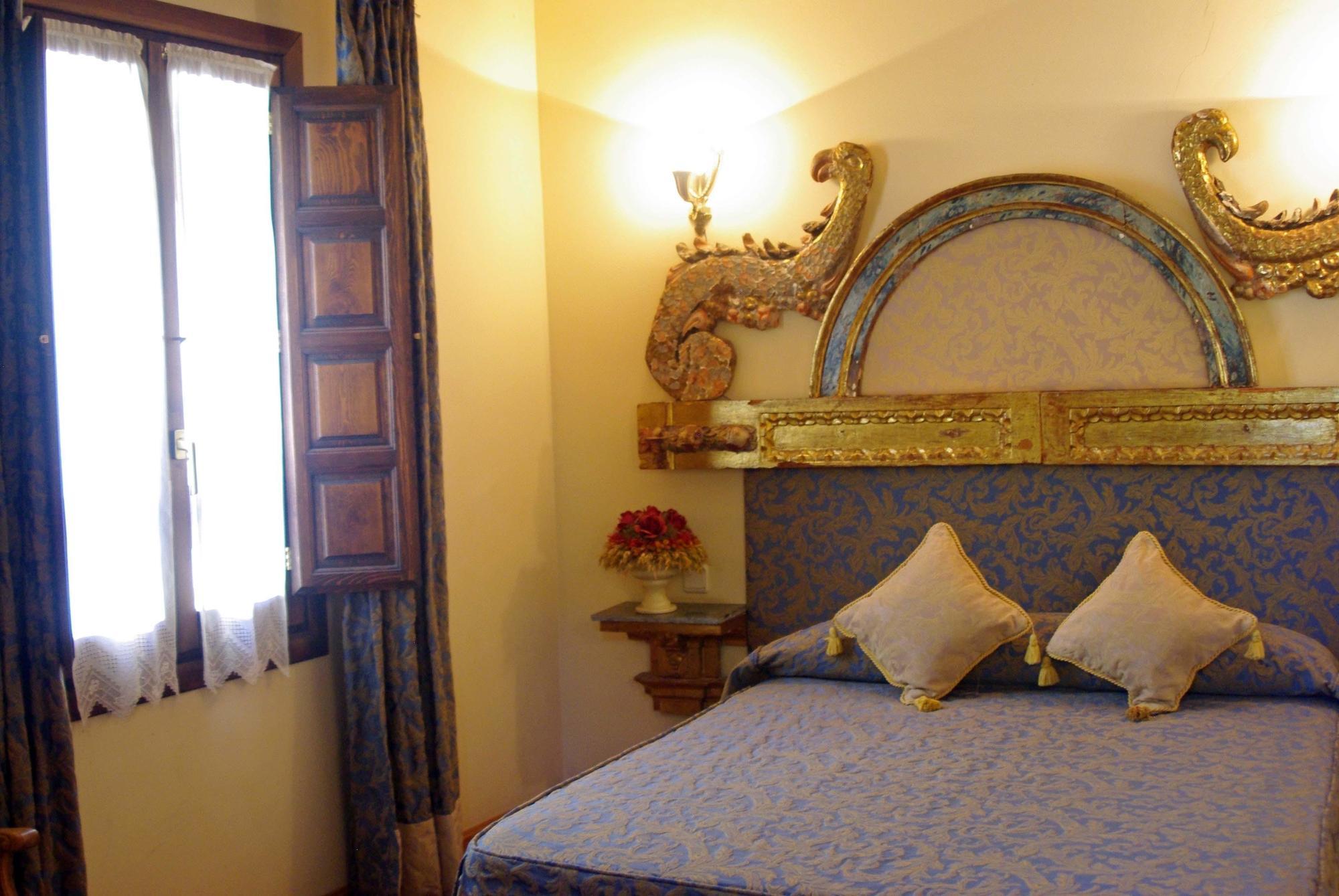 Hotel Alcazar Сеговия Стая снимка